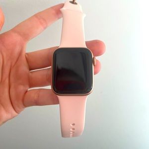 Used Series 4 Apple Watch with Pink Band
